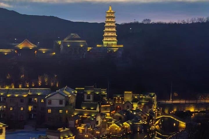 Gubei Water Town and Simatai Great Wall: Private Day Tour from Beijing photo 3