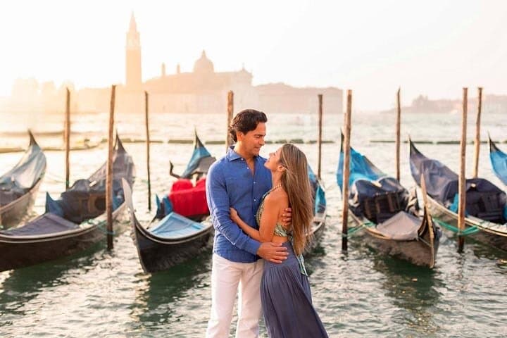 Venice Private Portrait Session — St. Mark's, Canals & Gondola Options photo 3