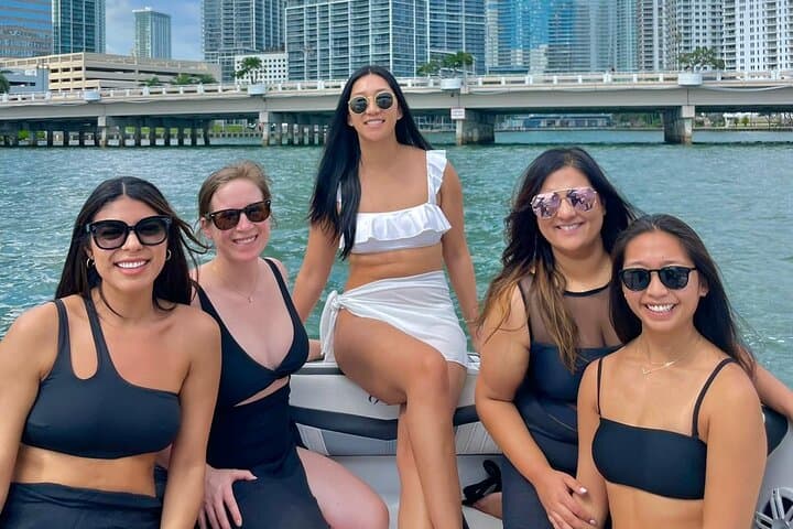 Miami Express Private Boat: 1-Hour Luxury Coconut Grove Cruise photo 6