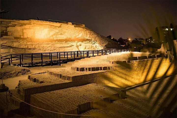Night Tour & Dinner at Huaca Pucllana: Explore Historic Lima After Dark