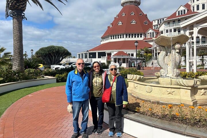 Coronado Walking Tour: Hotel del Coronado & Beach Village 90-Minute Guided Walk photo 3