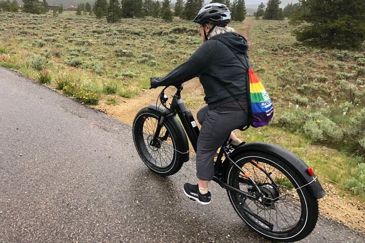 High-Altitude Ease: e-Bike Rentals and Trails in Leadville photo 5