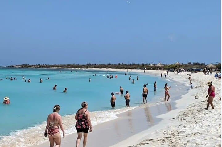 Private Aruba Island Tour: Beaches, Caves & Local Seafood photo 2