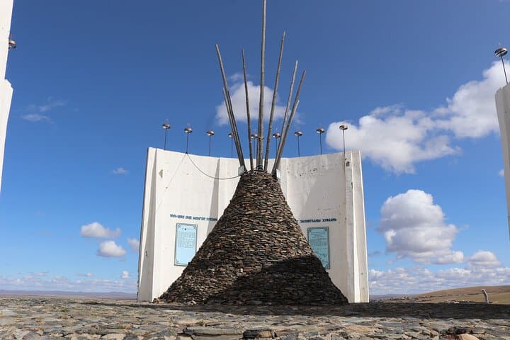 Kharkhorin & Mini Gobi: 3-Day Camel and Horse Ride to Erdene Zuu and Elsen Tasarkhai photo 3