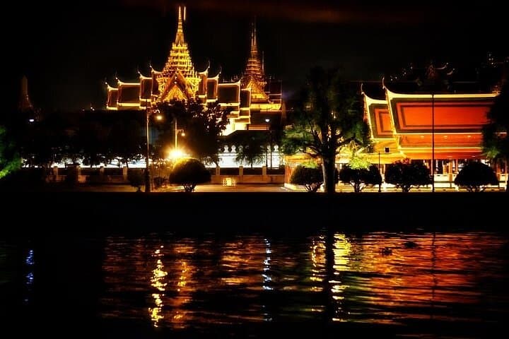 Bangkok Grand Pearl Dinner Cruise on the Chao Phraya River photo 4