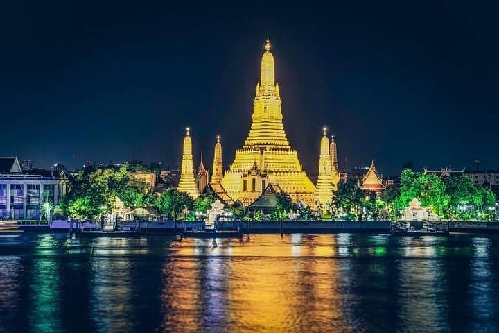 Bangkok Grand Pearl Dinner Cruise on the Chao Phraya River photo 5
