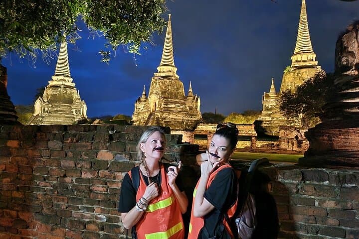 Ayutthaya Sunset Bicycle Excursion: Half-Day Night Temple Tour