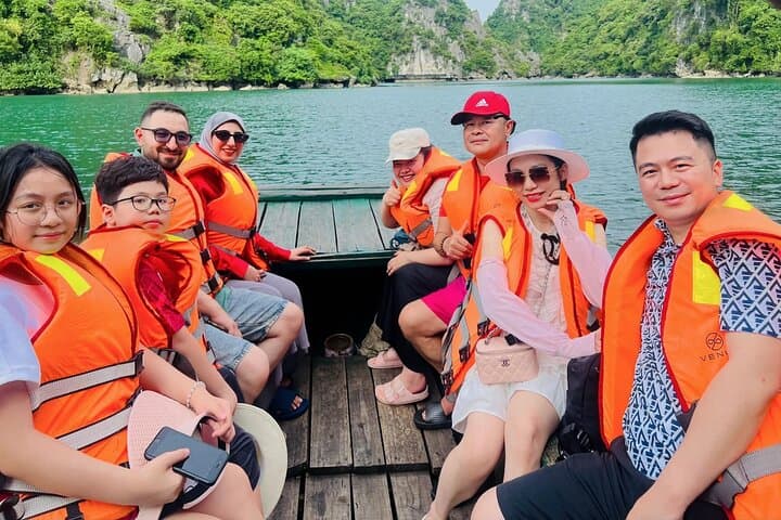 Luxury 2-Day Ha Long & Lan Ha Bay Cruise from Hanoi — Balcony Cabin, Kayaking & Jacuzzi photo 4