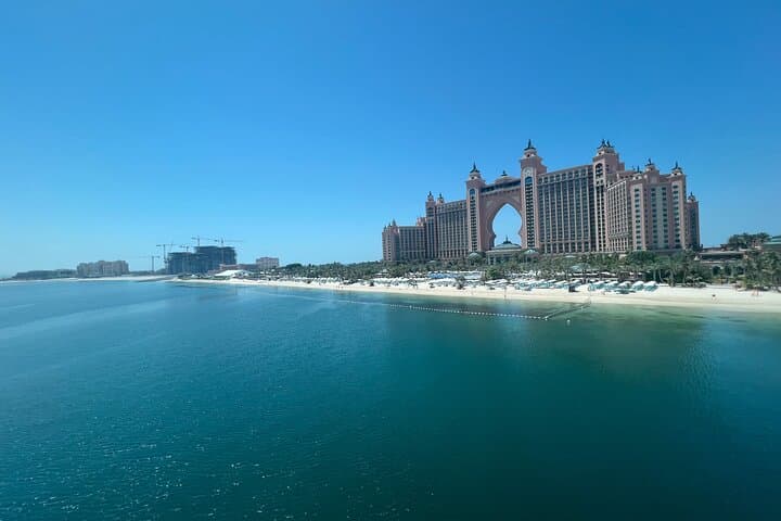 Panoramic Heights: The View at The Palm and Dubai City Essentials photo 5