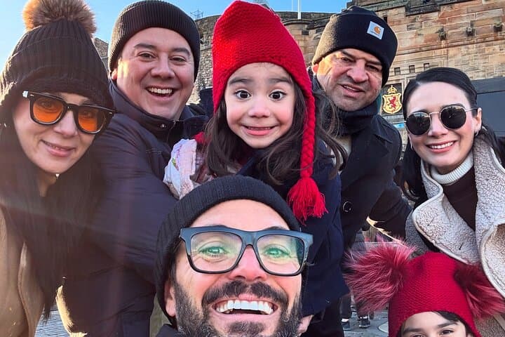 Edinburgh Private Walking Tour in Spanish — Royal Mile Highlights & Hidden Corners photo 2