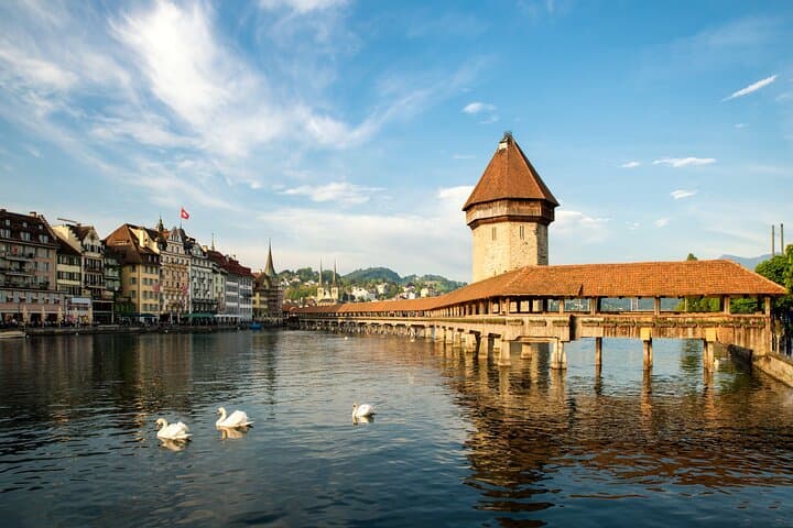 Lucerne in Two Hours: A Local-Led Walk of Chapel Bridge, Old Town, and Tastes photo 5