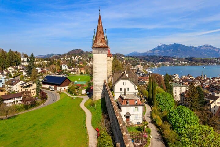 Lucerne in Two Hours: A Local-Led Walk of Chapel Bridge, Old Town, and Tastes photo 4