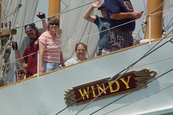 Chicago Skyline Sail on Tall Ship Windy: 75-Minute Lake Michigan Cruise photo 4