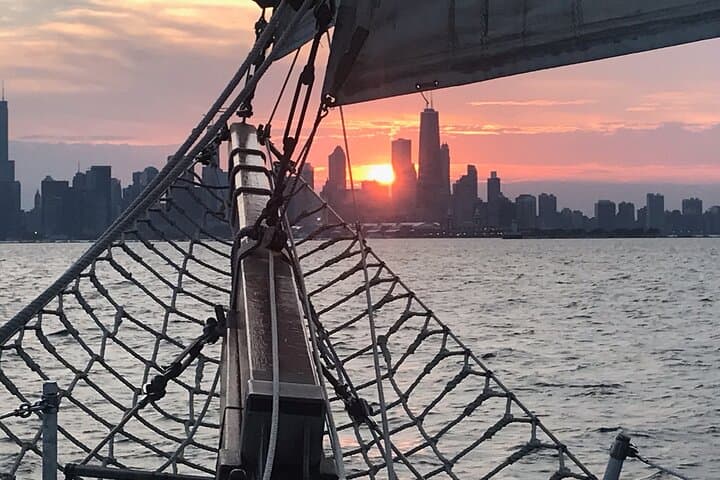 Chicago Skyline Sail on Tall Ship Windy: 75-Minute Lake Michigan Cruise photo 5