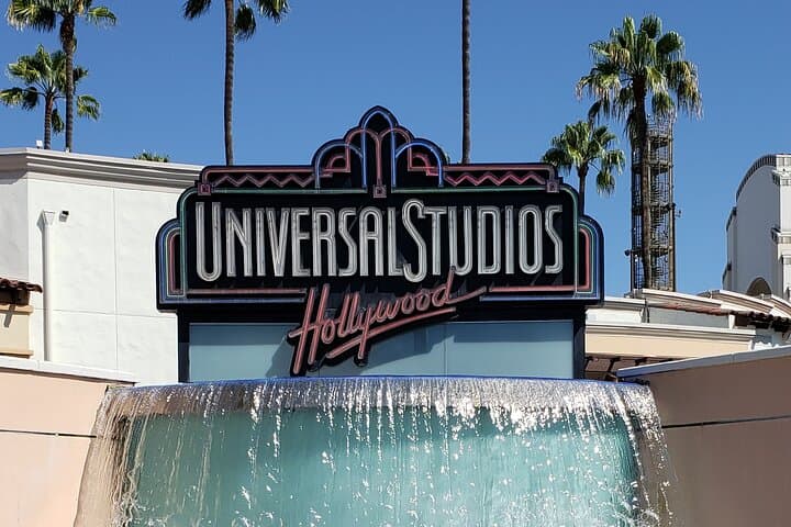 Private Hollywood to Beverly Hills Adventure — Griffith, Rodeo Drive & Santa Monica Highlights photo 2