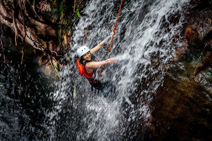 Rincon de la Vieja Canyoning: Waterfall Rappels & Tarzan Swing
