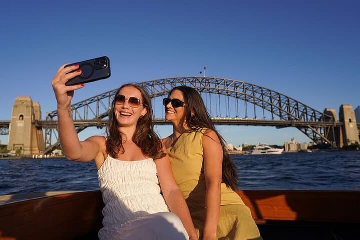 Sydney Harbour Sunset Selfies: Private Golden-Hour Harbour Cruise
