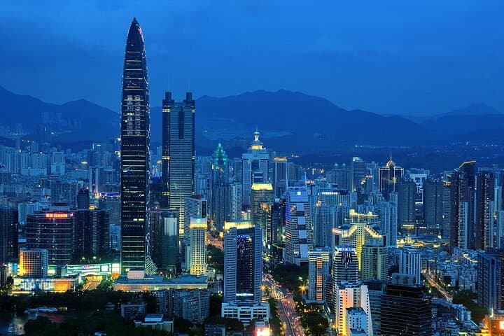 Shenzhen Skyline and Landmarks Sightseeing Tour — Diwang Tower, Lianhua Mountain & Huaqiangbei
