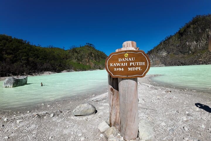 Bandung Volcano & Kawah Putih Hot Spring Private Day Tour
