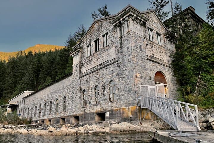 Indian Arm Waterfalls Boat Tour from Deep Cove — 3-Hour Scenic Cruise photo 2
