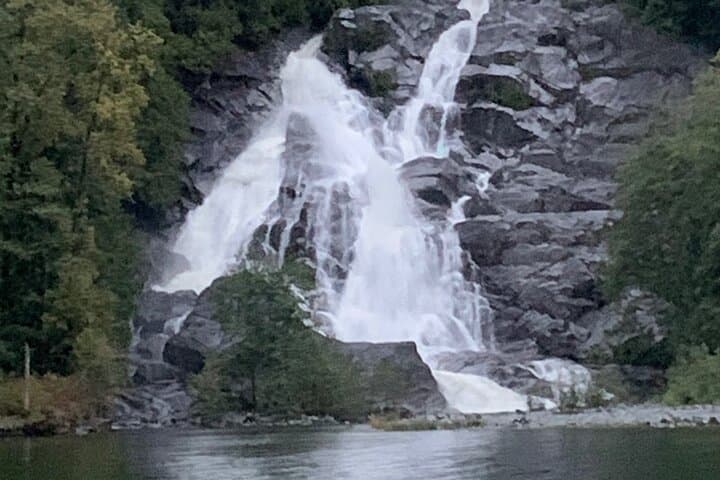 Indian Arm Waterfalls Boat Tour from Deep Cove — 3-Hour Scenic Cruise photo 4