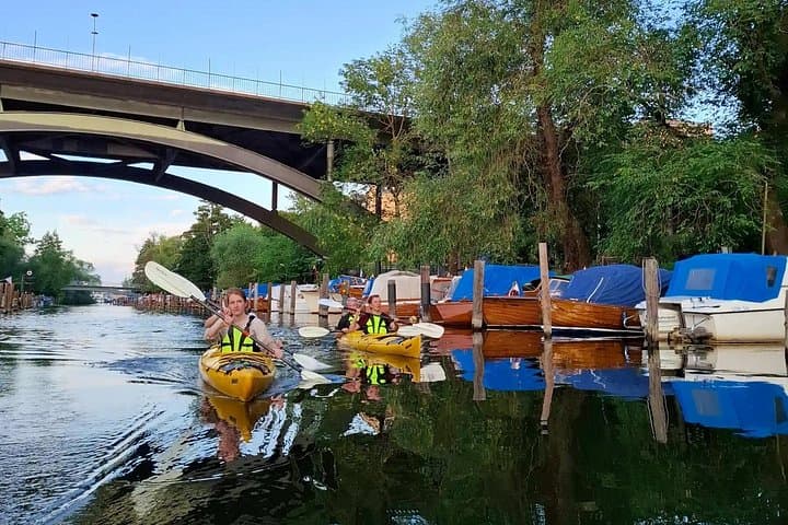 Guided Kayak Tour in Central Stockholm: Paddle Through Stockholm’s Historic Islands photo 3