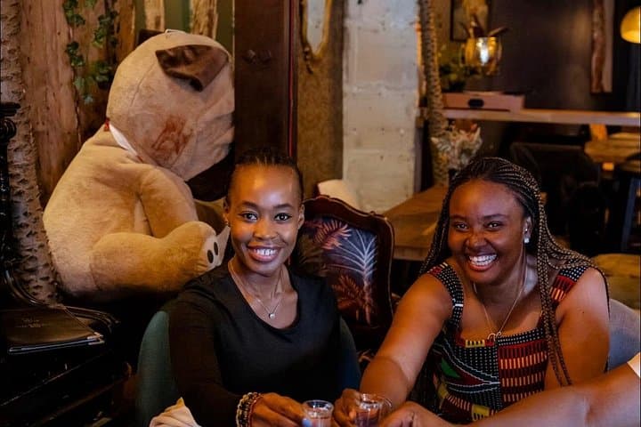 Paris Nightlife Solo Meetup: Cocktails & Local Connections