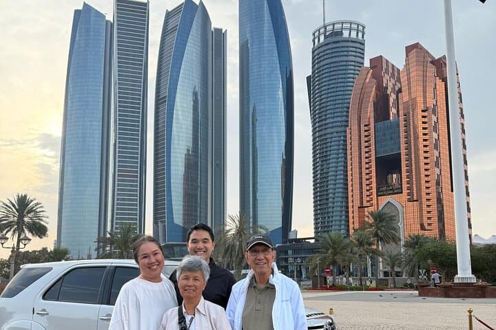 Sheikh Zayed Grand Mosque Tour from Dubai with Buffet Lunch & Abu Dhabi Highlights photo 2