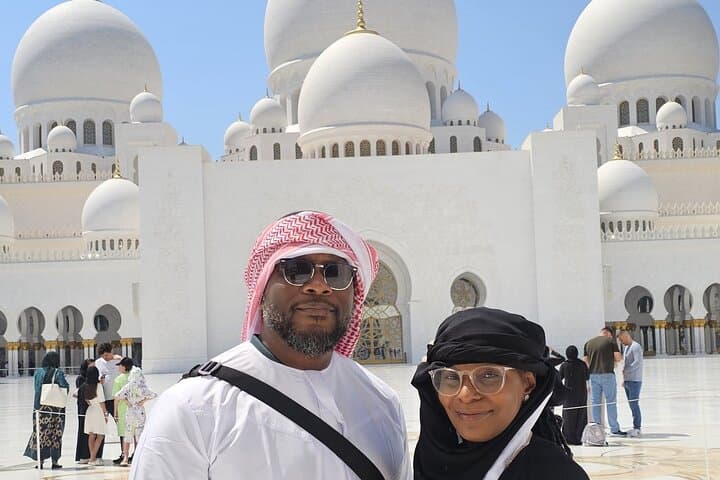 Sheikh Zayed Grand Mosque Tour from Dubai with Buffet Lunch & Abu Dhabi Highlights photo 4