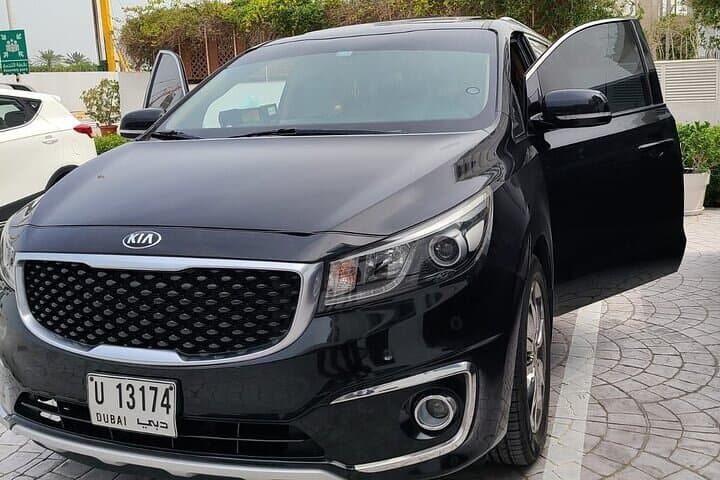 Full-Day Private Chauffeur in Dubai: Comfort, Flexibility & Local Insight