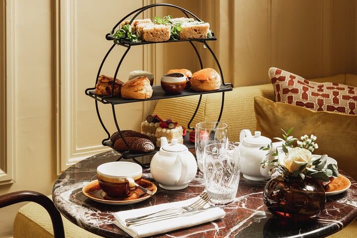 National Gallery Highlights Tour and Afternoon Tea — London Museum Tour with Ochre photo 2