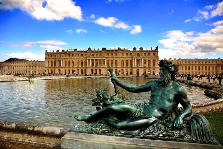 Private Custom Day Tour from Paris: Versailles, Giverny & Countryside by Car photo 6