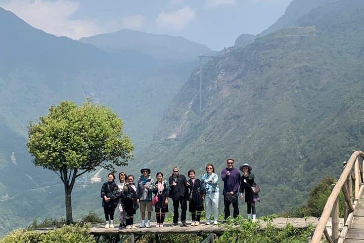 Private Sapa Car Tour to Ô Quy Hồ Heaven Gate, Lonely Tree & Glass Bridge photo 2
