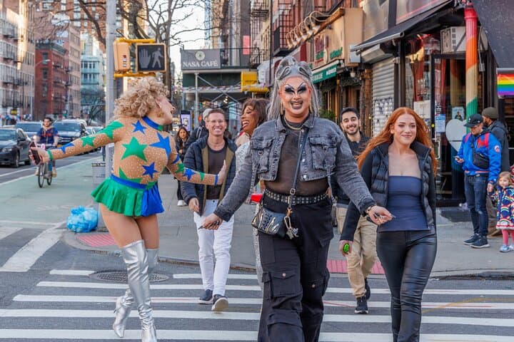 Hell's Kitchen Drag Bar Crawl — Best of NYC Drag Night Out photo 2