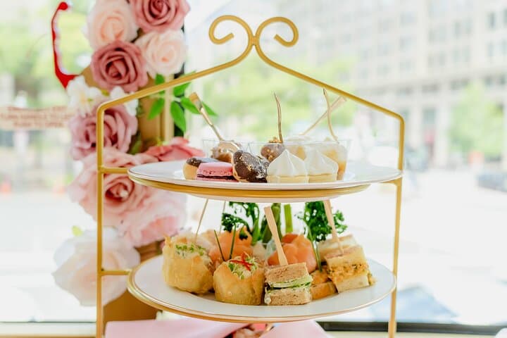 Philadelphia Tea Bus Tour: Tea Around Town Sightseeing, Scones & History photo 6