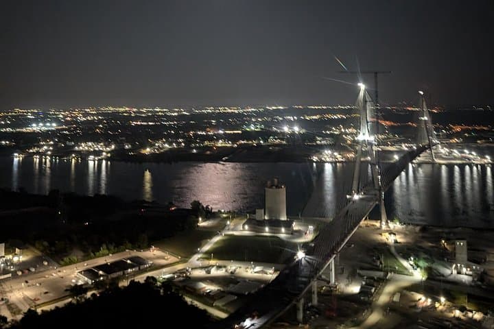 Sunset Helicopter Tour Over Detroit: 30-Minute Downtown Aerial Experience photo 5