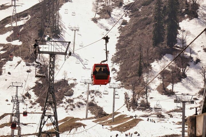 Gulmarg Private Day Trip from Srinagar: Gondola, Golf Course & Pony Rides