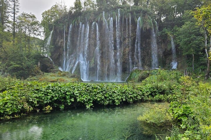 Zagreb to Plitvice Lakes & Rastoke Private Day Tour: Waterfalls, Walkways and Local Tastes