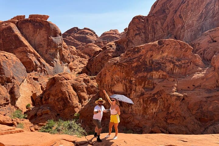 Private Valley of Fire Tour from Las Vegas — Fire Wave, White Domes & Ancient Petroglyphs photo 5