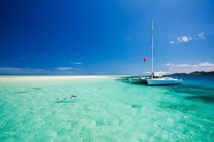 Half-Day Male Adventure: Sandbank, Snorkel & Dolphin Cruise photo 4