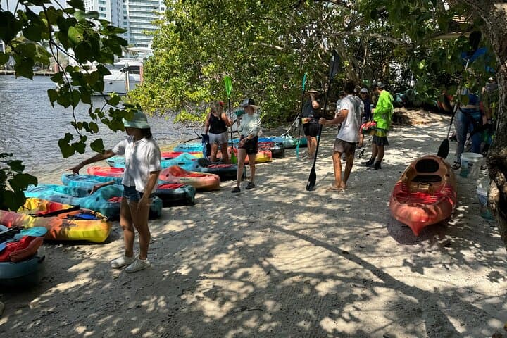 Explore Fort Lauderdale's Bonnet House: 2-Hour Paddleboard & Kayak Rental