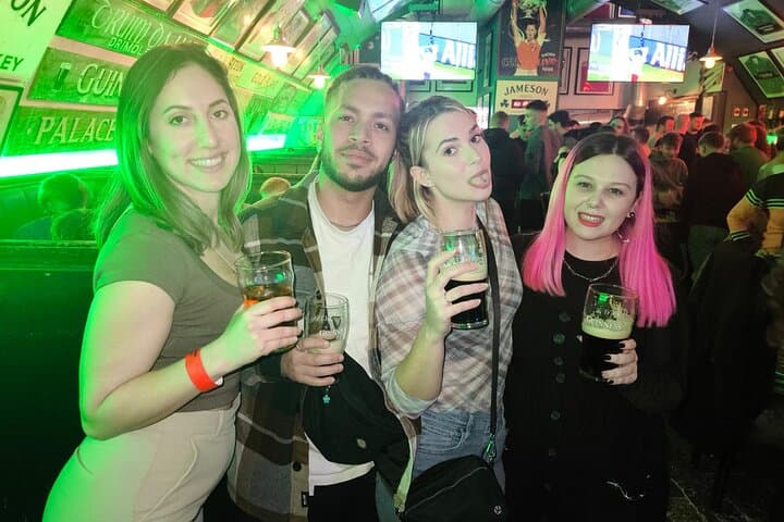 Edinburgh Pub Crawl: Free Shots, VIP Entry & Nightlife Walking Tour photo 2