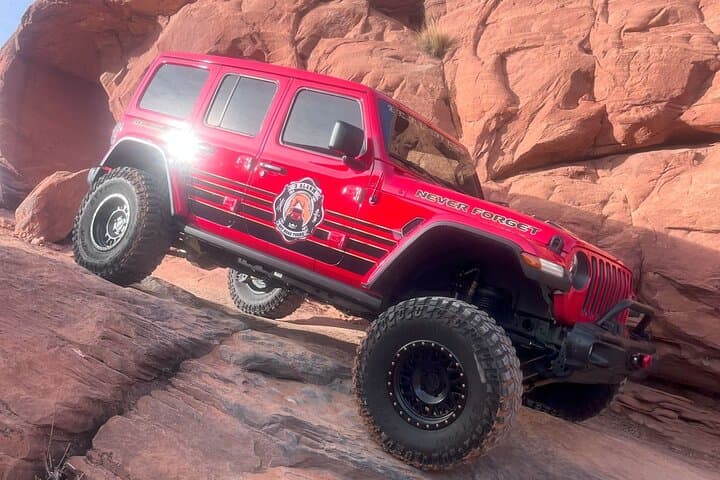 Explore Moab’s Red Rock Wonders on a Ride-Along Off-Road Jeep Tour photo 5