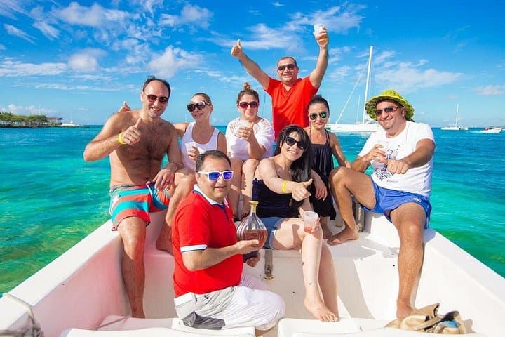 Private VIP Saona Island Tour: Snorkel with Turtles & Swim with Starfish photo 2