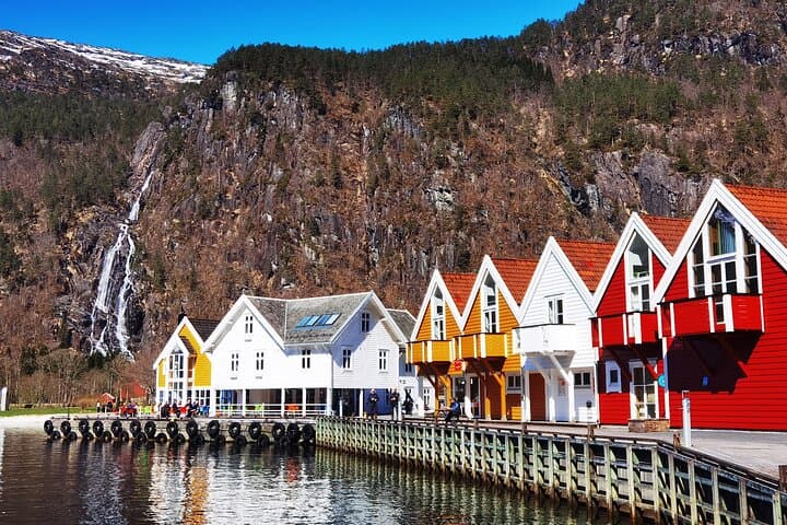 Day Tour to Modalen Mofjord & Hike Slottet: Fjords, Waterfalls and Salmon Farms photo 6