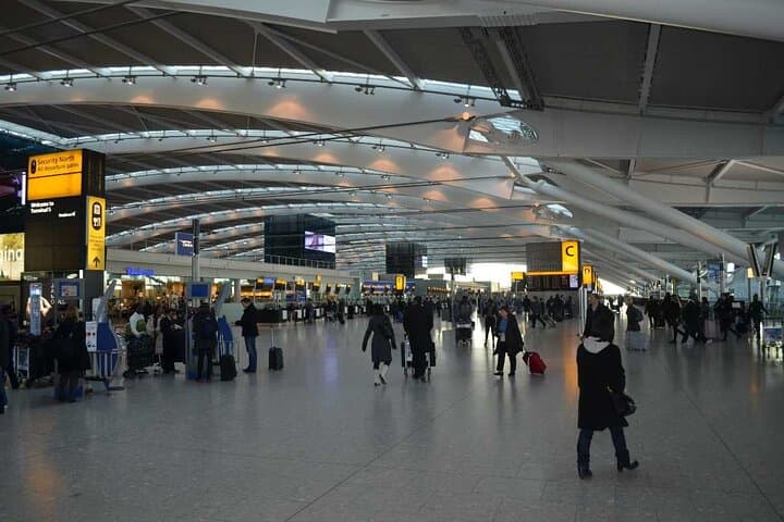 London Airport Transfer: Private Meet-and-Greet to Central London photo 1