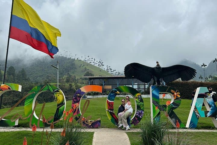 Full-Day Private Tour: Salento, Cocora Valley Wax Palms & Filandia Views