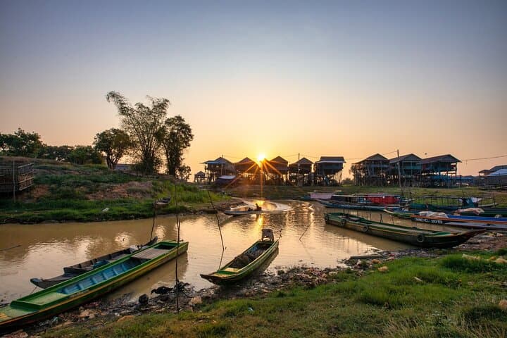 Kampong Phluk & Tonle Sap Small-Group Boat Tour — Flooded Village and Forest Experience photo 2