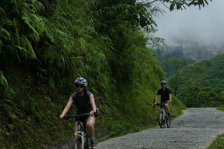 Sapa Bicycle Tour: Muong Hoa Valley Cycling and Hmong Batik Workshop photo 2