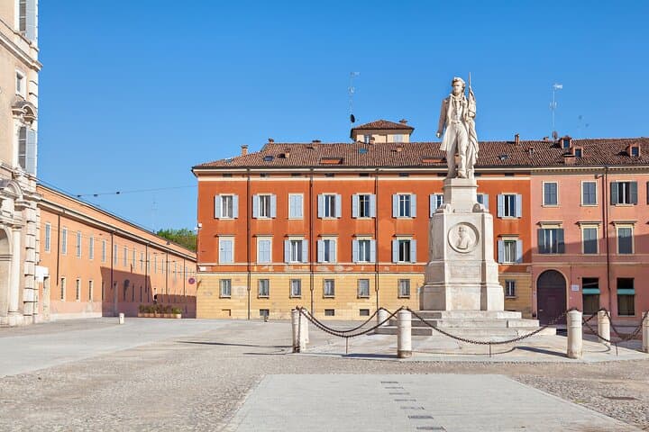 Intro to Modena: 2-Hour Walking Tour with a Local photo 2